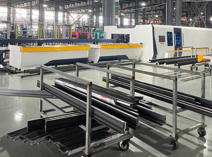 Automatic Tube Fiber Laser Cutting Machine